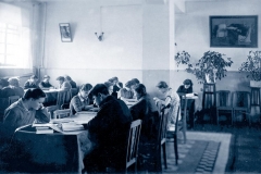 В красном уголке студенческого общежития на ул. Никитина, 1962 г.